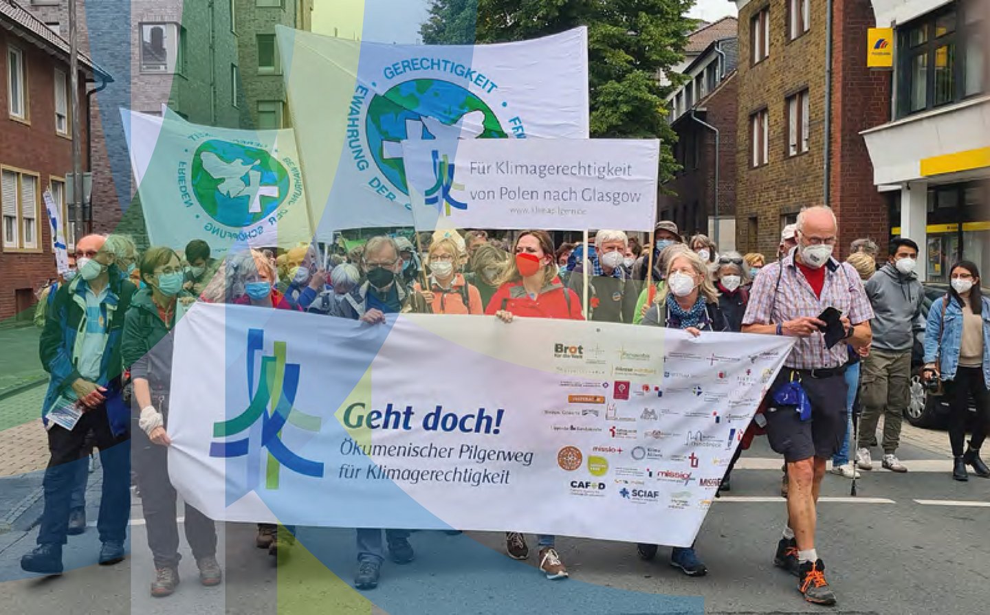 Klimapilger mit Banner