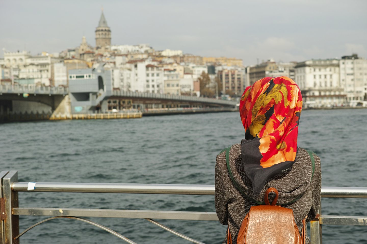 Frau am Bosporus